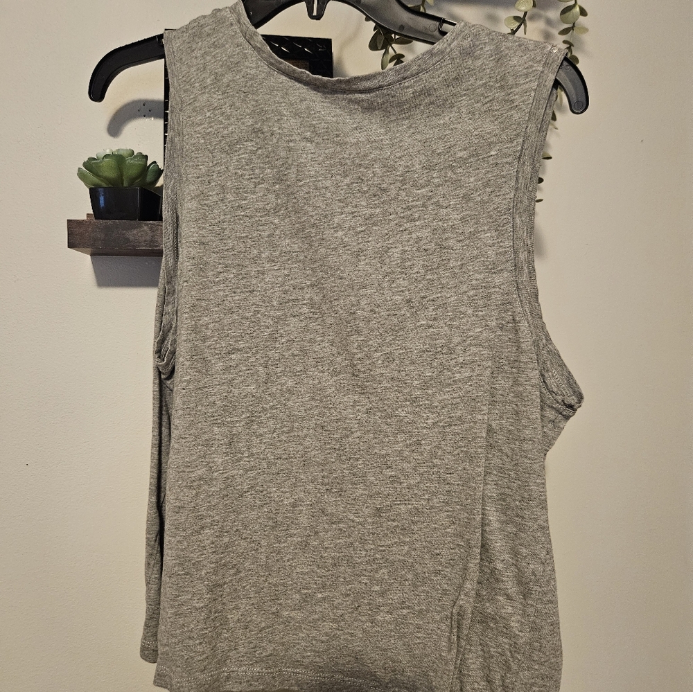 Tank top - Picture 2 of 3